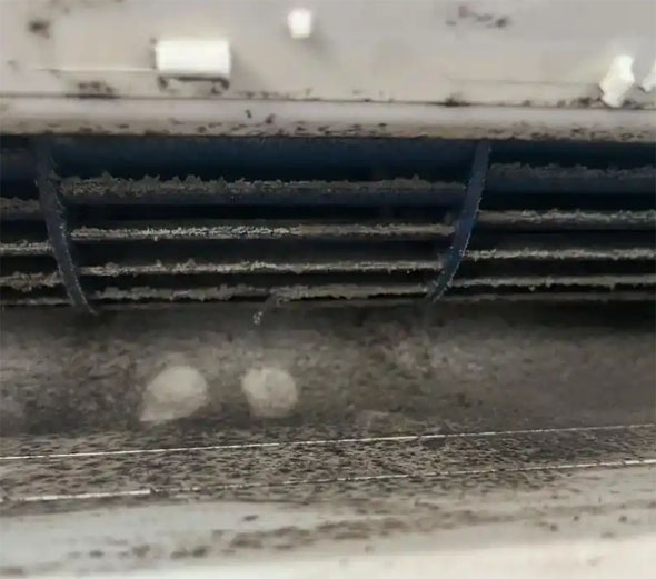 石台空调吹的风有股烧焦味是怎么回事